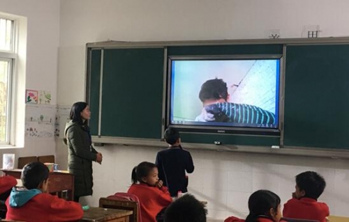 “爸爸,你要注意安全。”