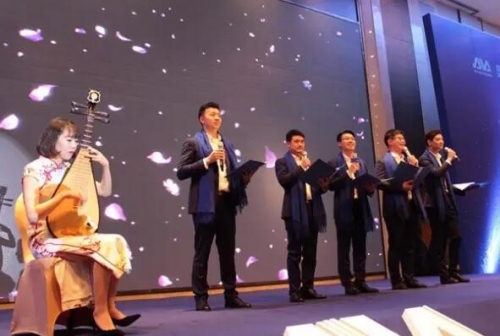 �q�����ð�����Ě��|(zh��)��Ů