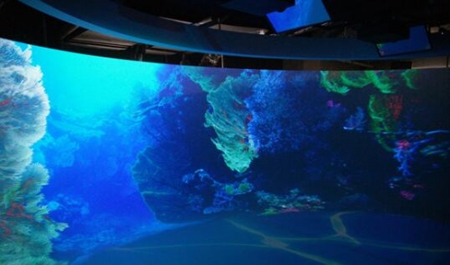 “WARP超空間”雙曲面沉浸式展廳