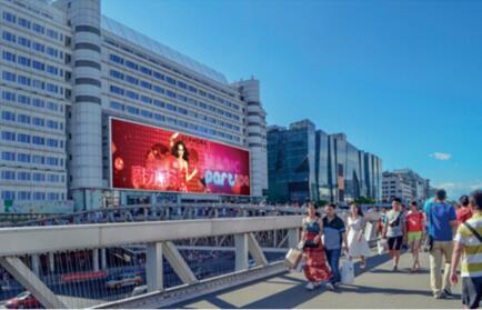 鳳凰都市傳媒北京西單君太百貨屏