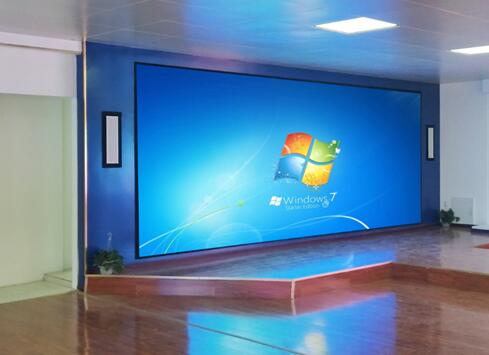 再來看看我們專門為用戶打造的超薄海報吊裝屏,