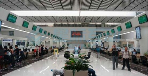 政務(wù)窗口智能導視系統(tǒng)在淮安市政務(wù)服務(wù)中心現(xiàn)場展示效果