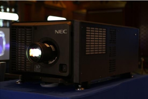 進軍大型展覽展示行業NEC雙色激光旗艦PH3501QL+