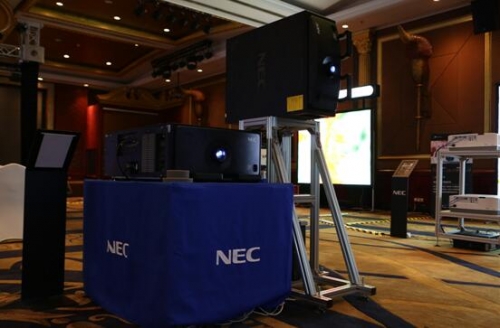 PH1202HL+激光投影機異形融合 新穎獨特