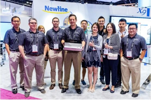 全球首創!鴻合超短焦激光投影OPS一體機海外首發