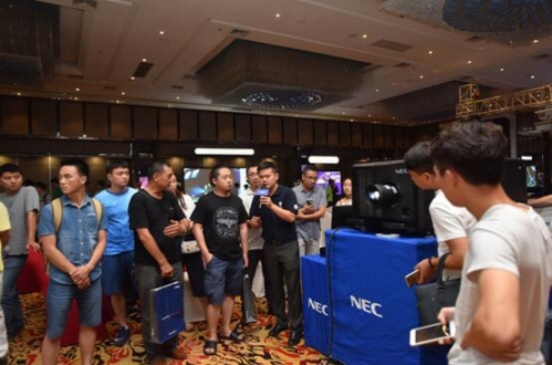 NEC雙色激光旗艦PH3501QL+ 吸引眾行業客戶眼球