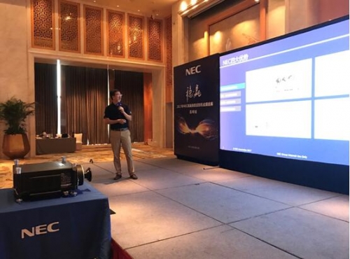 專業人員現場講解NEC產品、方案、服務優勢