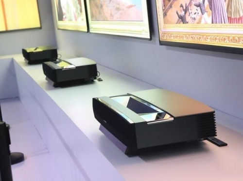 激光電視鬧獨立 投影市場這大半年啥動態