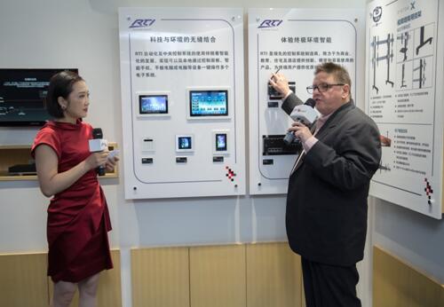Gregory Revell演示RTI控制面板及處理器