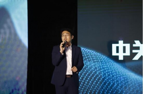 德州儀器DLP業務的中國區高級經理鄭海兵先生發言