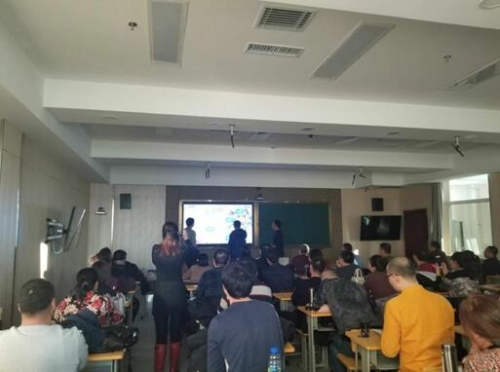 老師們與希沃講師互動(dòng)