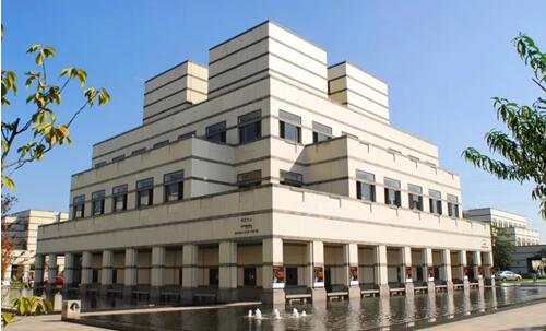 為中國工商管理教育插上智慧的翅膀