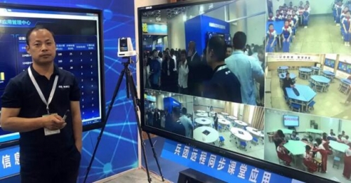 圖十:新疆當(dāng)?shù)?所學(xué)校與展館現(xiàn)場互動演示