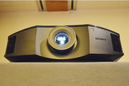 索尼VPL-HW69