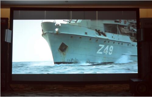 索尼VPL-HW69配合透聲幕展現高畫質