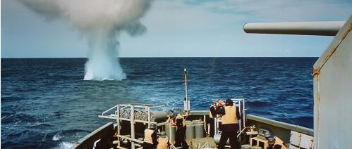 水波與軍艦表現得細膩清晰